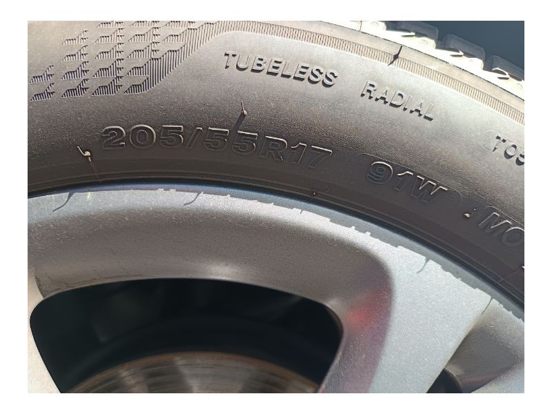 Foto neumáticos coche 2