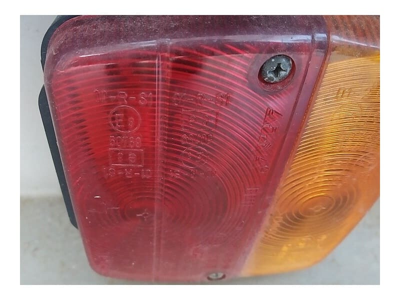 MARCAJE HOMOLOGACIÓN PILOTOS REMOLQUE